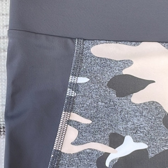 Roxy NWT Crop Leggings Take Me To The Beach Capri Grey Pink Size Medium M - Picture 6 of 12